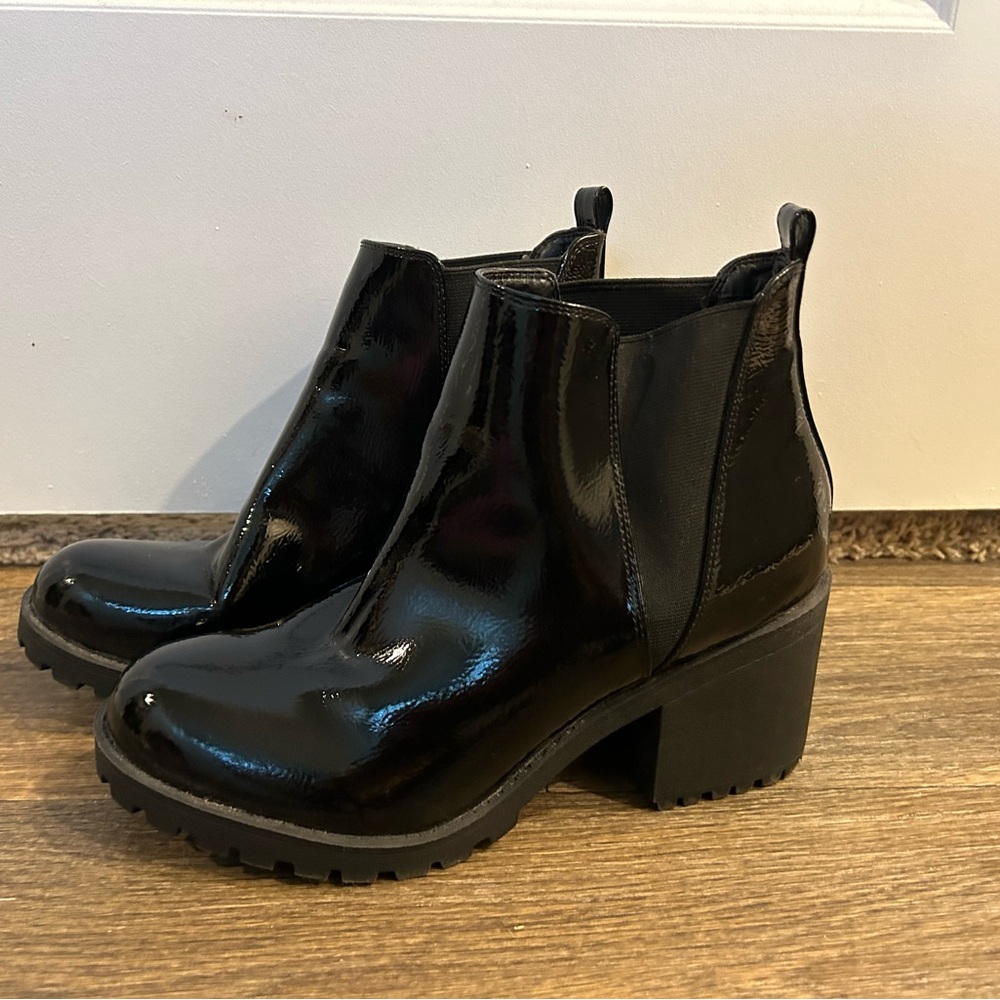 A Better Beginning Ankle Boot - size 10/41